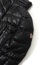 Load image into Gallery viewer, Moncler Grenoble Canmore Giobutto Size 5
