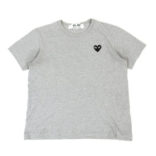 Load image into Gallery viewer, Comme Des Garçons PLAY T-Shirt Size Medium
