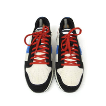 Load image into Gallery viewer, AMI Paris Sneakers Size 41
