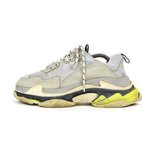 Load image into Gallery viewer, Balenciaga Triple S Sneakers Size 42
