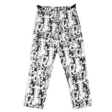 Load image into Gallery viewer, Pleasures Snow Camo Cargos Size 30
