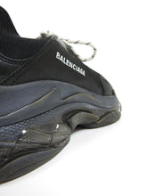 Load image into Gallery viewer, Balenciaga Triple S Sneaker Size 43
