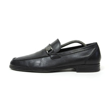 Load image into Gallery viewer, Salvatore Ferragamo Leather Loafers Size 11
