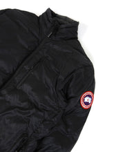 Load image into Gallery viewer, Canada Goose Down Puffer Size Medium
