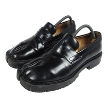 Load image into Gallery viewer, Maison Margiela Tabi Loafers Size 43
