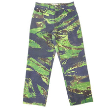 Load image into Gallery viewer, Stussy Bigol Camo Jeans Size 30
