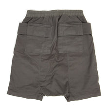 Load image into Gallery viewer, Rick Owens Cargo Pod Shorts Size Large
