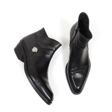 Load image into Gallery viewer, Gianni Versace Boots Size 7.5
