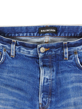 Load image into Gallery viewer, Balenciaga Jeans Size 32
