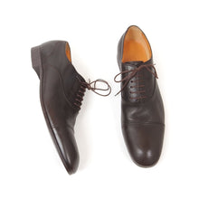 Load image into Gallery viewer, Gucci Leather Dress Shoe Size 12
