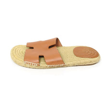 Load image into Gallery viewer, Hermes Sandals Size 8.5
