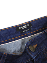 Load image into Gallery viewer, Calvin Klein CK205W39NYC Jeans Size 32
