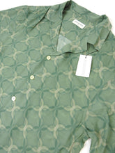 Load image into Gallery viewer, Dries Van Noten Patterned SS Shirt Size Small
