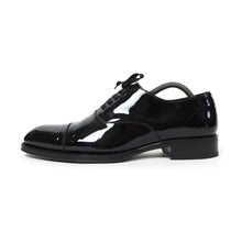 Load image into Gallery viewer, Tom Ford Patent Leather Dress Shoes Size 10
