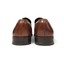 Load image into Gallery viewer, Salvatore Ferragamo Loafers Size 10
