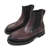 Load image into Gallery viewer, Officine Creative Chelsea Boots Fit US8
