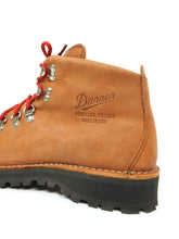 Load image into Gallery viewer, Danner Hiking Boots Size 8.5
