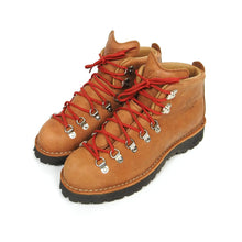 Load image into Gallery viewer, Danner Hiking Boots Size 8.5
