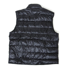 Load image into Gallery viewer, Moncler Giu Gillet Size 6
