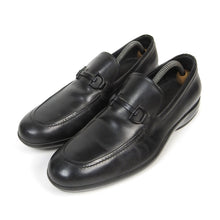 Load image into Gallery viewer, Salvatore Ferragamo Loafers Size 10.5
