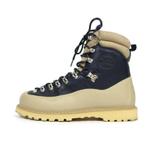 Load image into Gallery viewer, Diemme Hiking Boots Size 45
