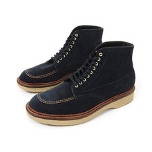 Load image into Gallery viewer, Alden Suede Boots Fit US8
