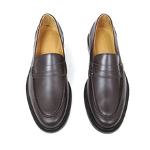 Load image into Gallery viewer, Vinnys Loafers Size 40
