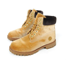 Load image into Gallery viewer, Off-White x Timberland Boots Size 8.5
