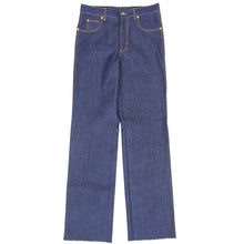 Load image into Gallery viewer, Gucci Jeans Size 30
