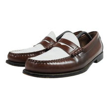 Load image into Gallery viewer, Bass Weejun Penny Loafers Size 12
