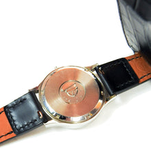 Load image into Gallery viewer, Omega Constellation Electronic Chronometer f300hz Linen Dial
