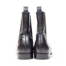 Load image into Gallery viewer, Gucci Chelsea Boots Size 43E
