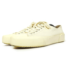 Load image into Gallery viewer, Jil Sander Low Top Sneakers Size 45
