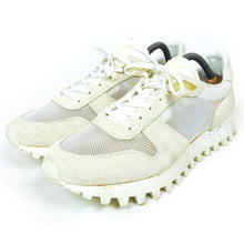 Load image into Gallery viewer, Louis Vuitton Sneakers Size 9.5
