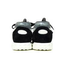Load image into Gallery viewer, Valentino Garvani Sneakers Size 40
