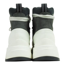 Load image into Gallery viewer, Canada Goose Hiking Boots Size 44
