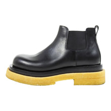 Load image into Gallery viewer, Bottega Veneta Chelsea Boots Size 42
