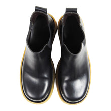 Load image into Gallery viewer, Bottega Veneta Chelsea Boots Size 42
