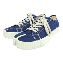 Load image into Gallery viewer, Maison Margiela Tabi Sneakers Size 39
