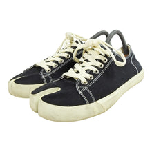 Load image into Gallery viewer, Maison Margiela Tabi Sneakers Size 39
