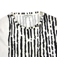 Load image into Gallery viewer, Balenciaga Black &amp; White Pattern Longsleeve Tee Size XS

