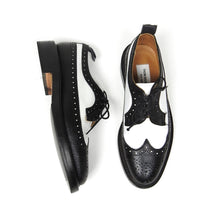 Load image into Gallery viewer, Thom Browne Pebbled Spectator Brogues Size 8.5
