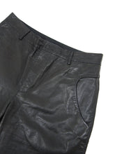 Load image into Gallery viewer, Alexander Wang Black Leather Shorts Size 46
