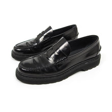 Load image into Gallery viewer, Tod&#39;s Black Patent Leather Loafer Size 11
