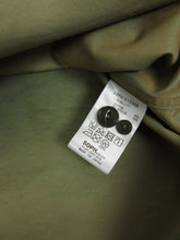 Load image into Gallery viewer, Sophnet. Green Overshirt Size Medium
