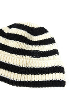Load image into Gallery viewer, Gucci Black/White Knit Beanie
