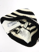 Load image into Gallery viewer, Gucci Black/White Knit Beanie
