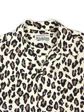 Load image into Gallery viewer, Wacko Maria Leopard Print SS Shirt Size Medium
