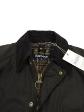Load image into Gallery viewer, Barbour Waxed Ashby Jacket Green Medium
