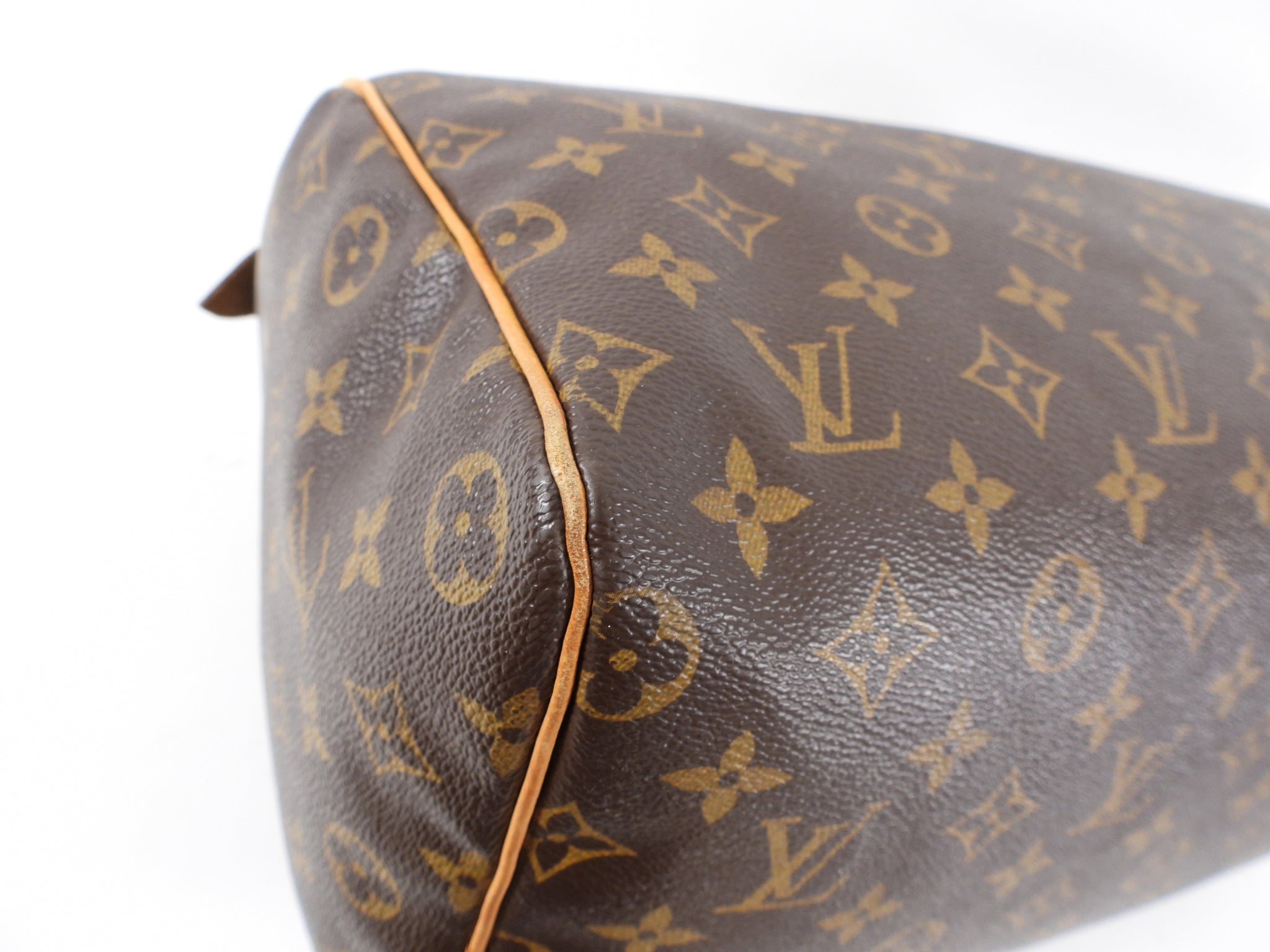 Louis Vuitton bag drop Louis Vuitton speedy 35 $609 Louis Vuitton speedy 40  $379 Louis Vuitton KEEPALL 45 $729 Louis Vuitton Deauville…